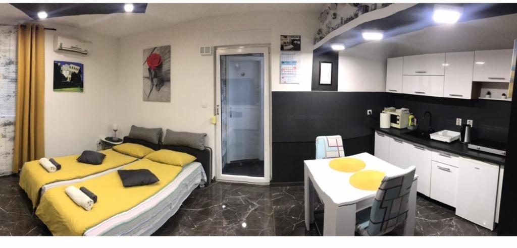 Studio Dama Blizina Amfiteatra I Bus Kolodvora ,Besplatan Privatni Parking,Self-Check- In Pula Luaran gambar
