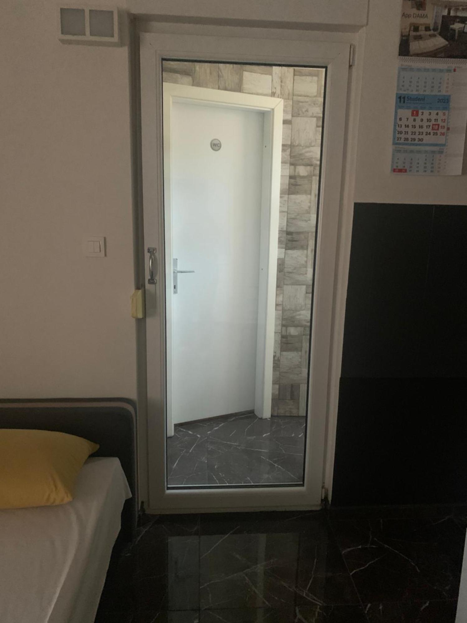 Studio Dama Blizina Amfiteatra I Bus Kolodvora ,Besplatan Privatni Parking,Self-Check- In Pula Luaran gambar